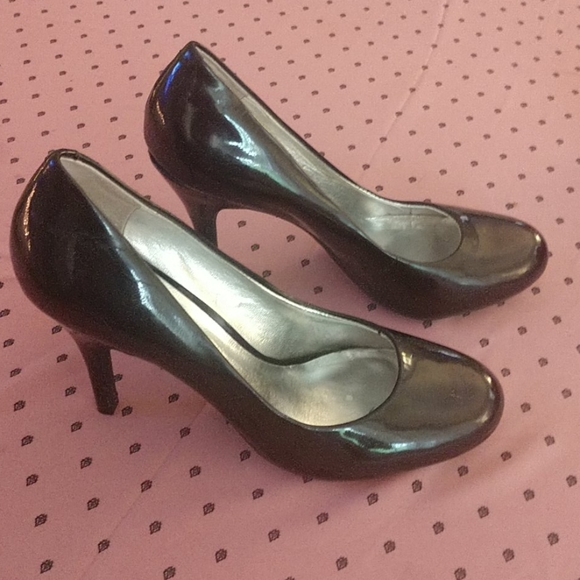 Jessica Simpson heels🖤 - Picture 3 of 5